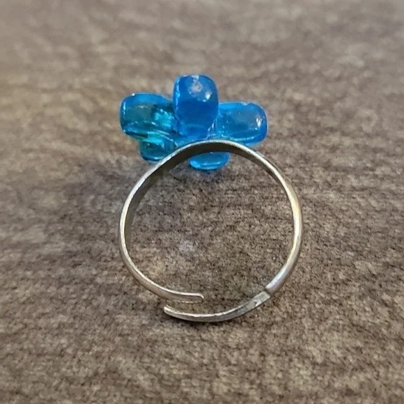 3/$30 VTG Two Rhinestone & Mod Flower Adjustable Rings - Picture 3 of 6